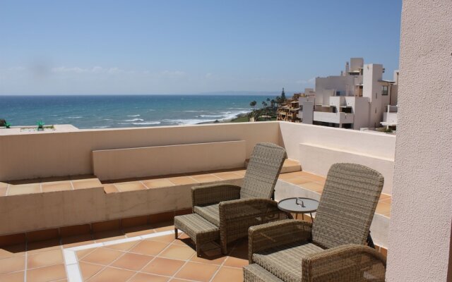 Frontline Penthouse With Private Pool