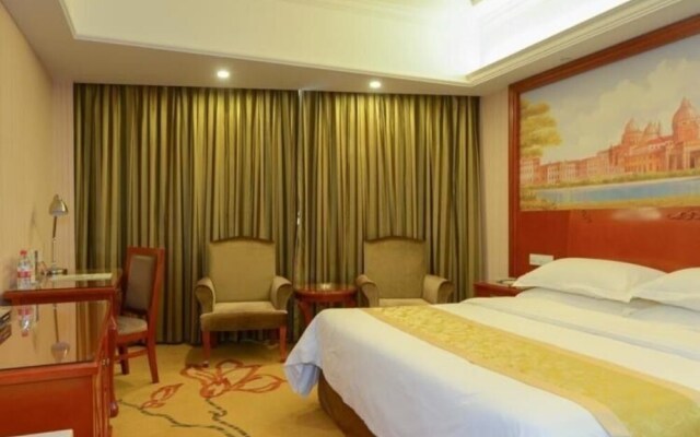 Vienna Hotel Guigang Central Square