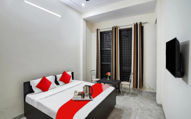 OYO Flagship 70329 Hotel Expo Golf Link