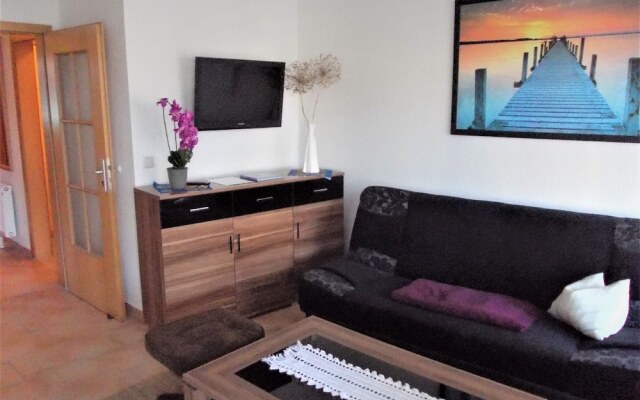 Spacious Apartment near Sea in Graal-Muritz