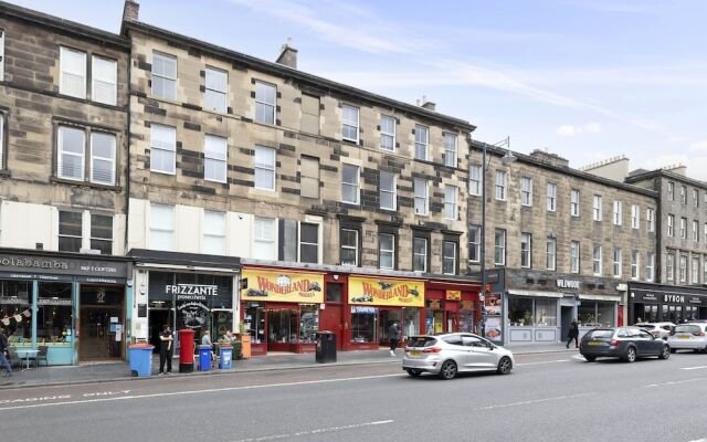JOIVY 4-Bed Stylish Flat In Edinburgh City Centre
