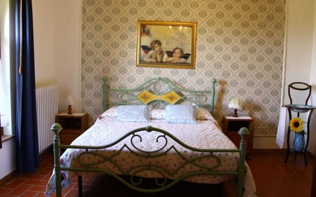 Farmhouse Living Amidst Vineyards