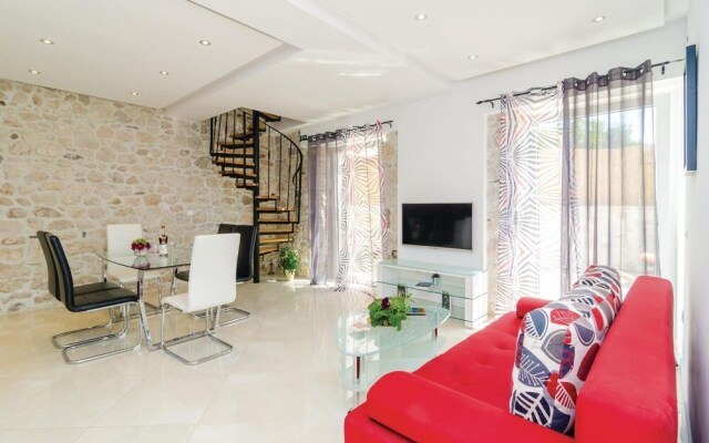Awesome Home in Dubravka With Wifi and 5 Bedrooms