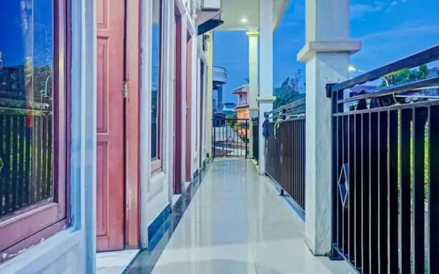 SPOT ON 90117 Anugrah Homestay Near Pasar Segar