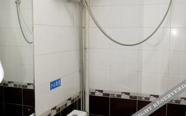 Tongfulou Business Hostel