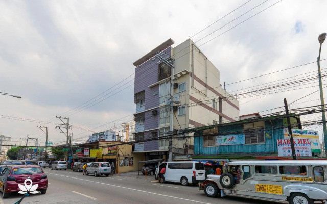Lorenzzo Suites Hotel