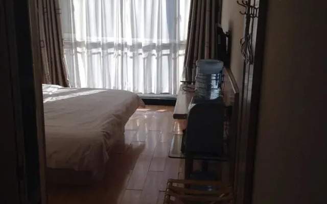 Shijiazhuang City Inn