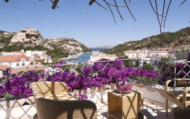 Residence Living Poltu Quatu