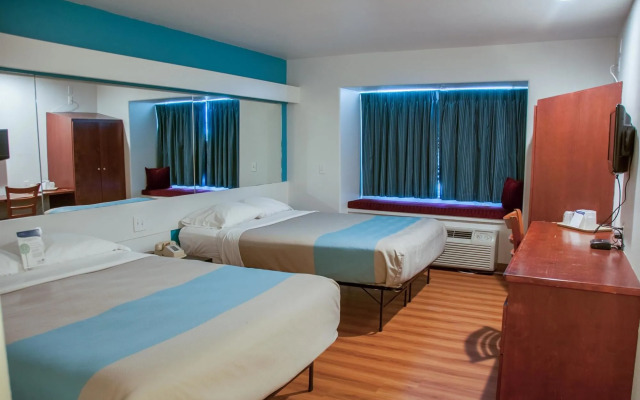 Motel 6 Idaho Falls, ID - Snake River