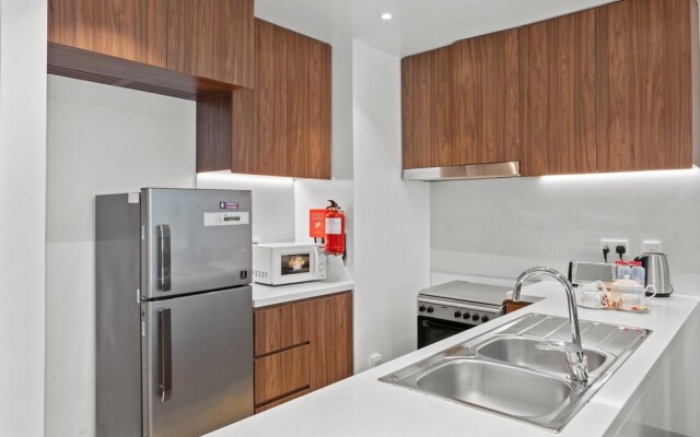 La Mer La Cote Bldg 2bdrms and Pool