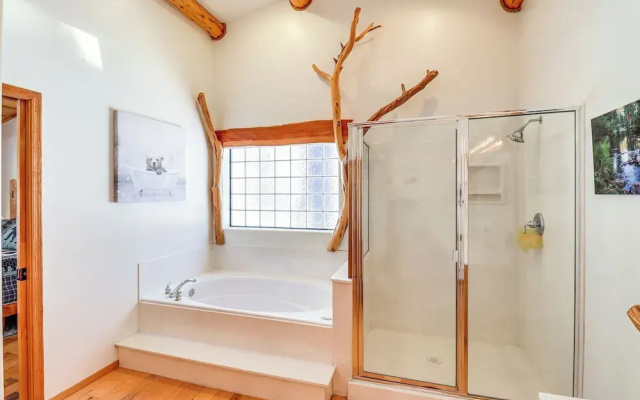 Ski, Hike & Relax Fireside! Pinetop Family Retreat