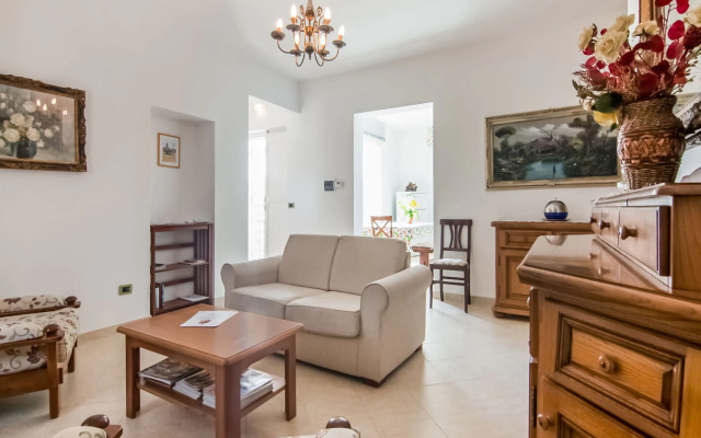 Beautiful holiday home in Montedinove with shared pool