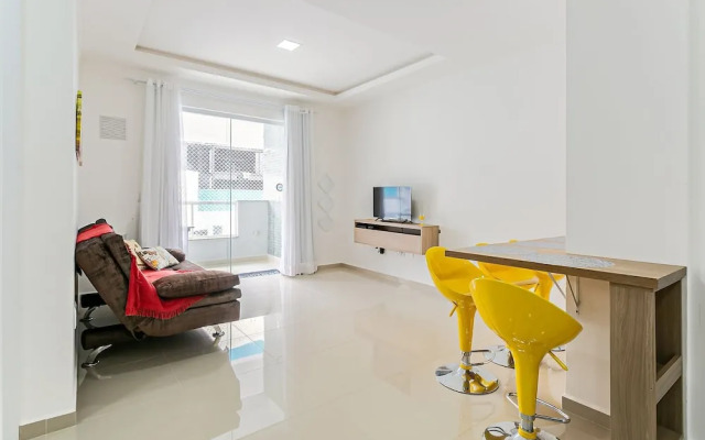 Modern ap W/pool one Block From the Beach Rmi201