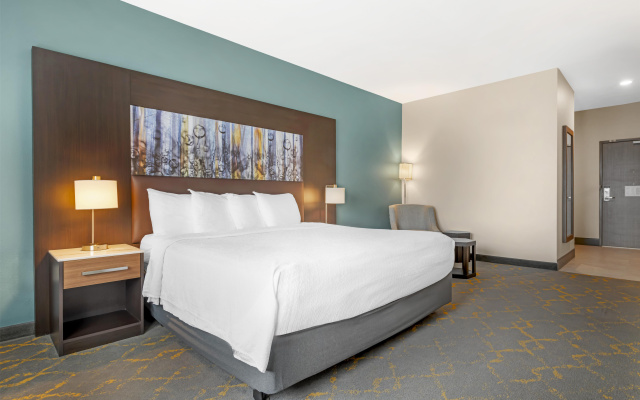 Best Western Plus Isanti