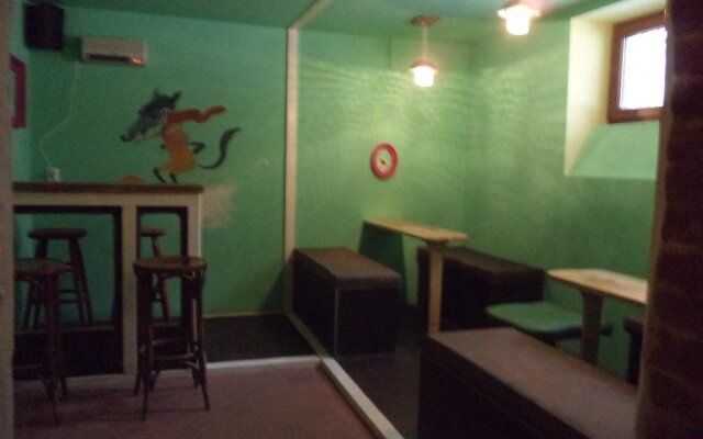 HOSTEL44