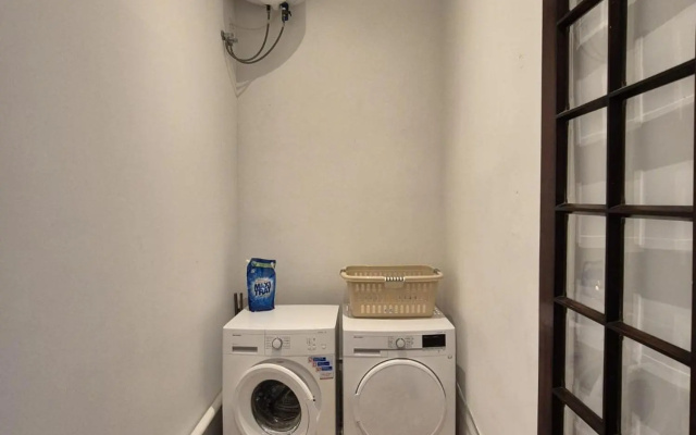 Spacious 4-Bedrooms Townhouse in Tas-Sliema