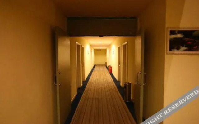 Zitong Aijia Business Hotel