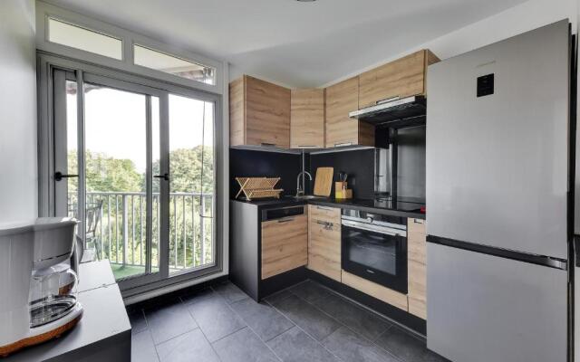 Chic apart with parking and balcony