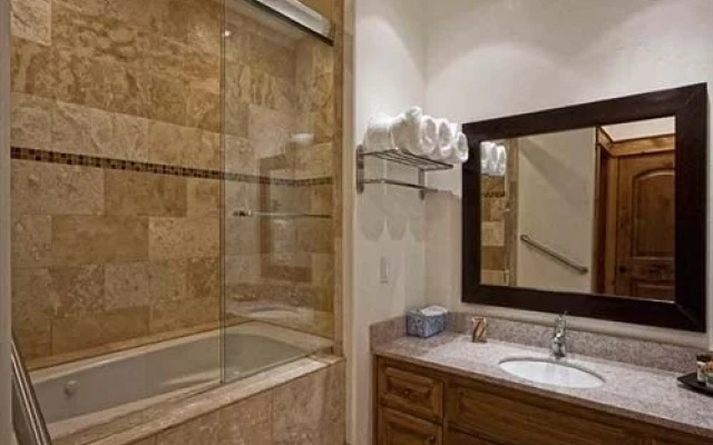 North Tahoe Lodge