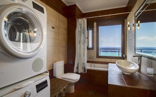 Penny Toroneus Edge by Rentalspro - Anioti