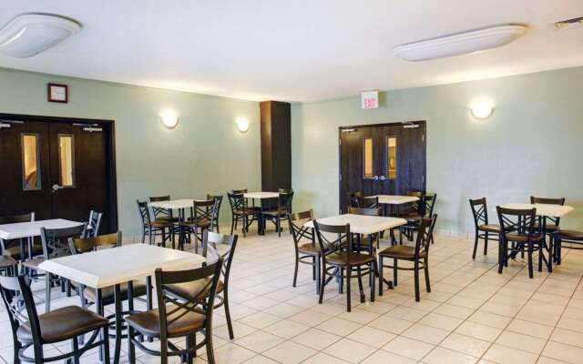 Quality Inn & Suites Airport