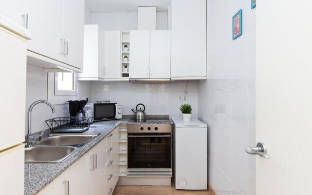 Lovely and Convenient Sagrada Familia Apartment