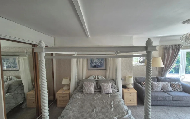 OYO Lavender House Hotel