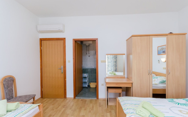 Apartments and Room Ljubica
