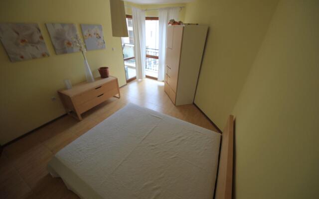 Menada Amadeusz 1 Apartments