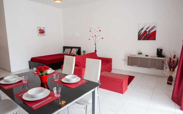 Seafront apartment between Valletta and Sliema