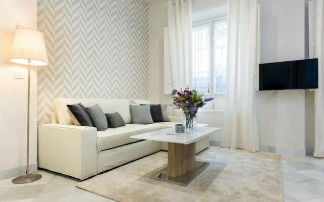 Apartment With 2 Bedrooms, Great Location, Galera I