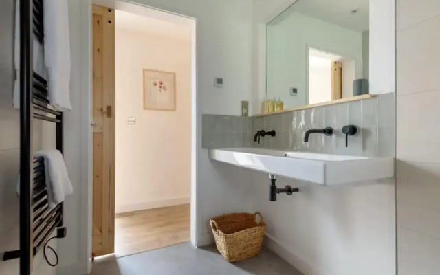 Sunnybrook-Carbon Neutral House
