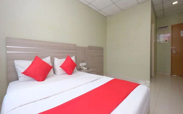 OYO 44023 Mehram Hotel