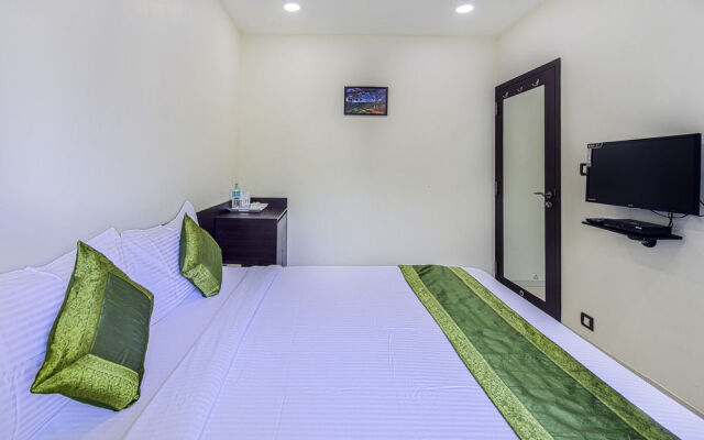 OYO 16703 Hotel The Platinum