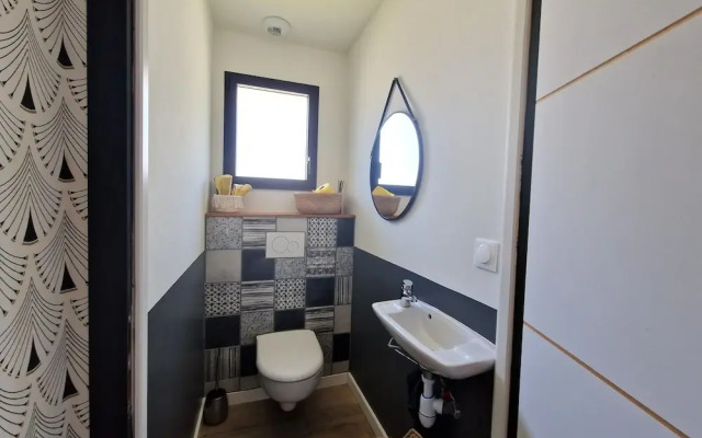 Beautiful House With Heated Pool, Ploemeur