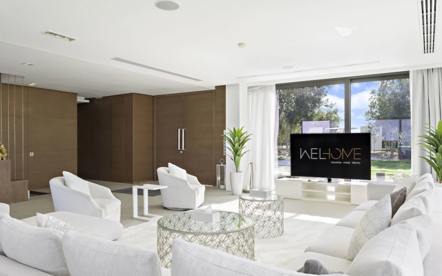 WelHome - Extraordinary Giant Water Villa on Nurai Island