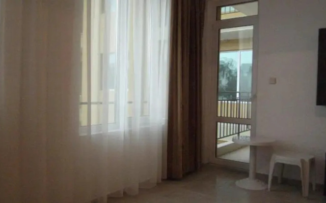 Nicol Apartment in Hermes Complex