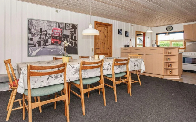 Vibrant Holiday Home in Juelsminde near Sea