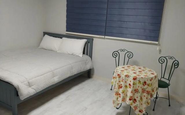 Friends Guest House - woman only
