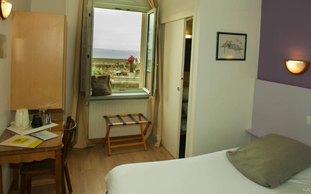 Hotel De La Porte Saint Pierre