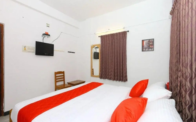 OYO 10018 Hotel AKS Shelter