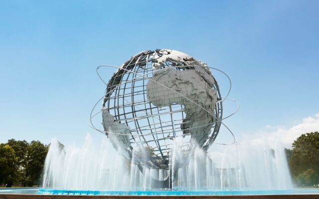 DoubleTree by Hilton New York LaGuardia Airport