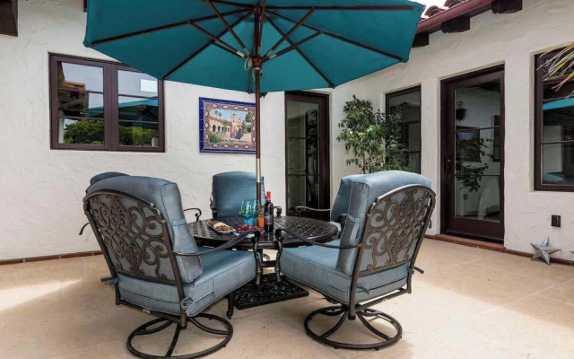 Casa de Lujo - Spanish Seaside Retreat