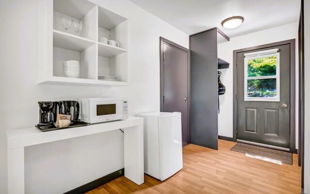 Mersey River Chalets a nature retreat