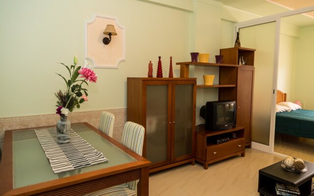 A10 - Windmill Park 1 Bed With Pool