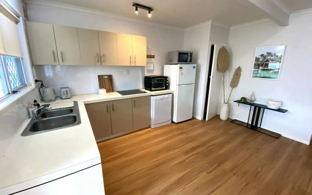 Airlie Apartments