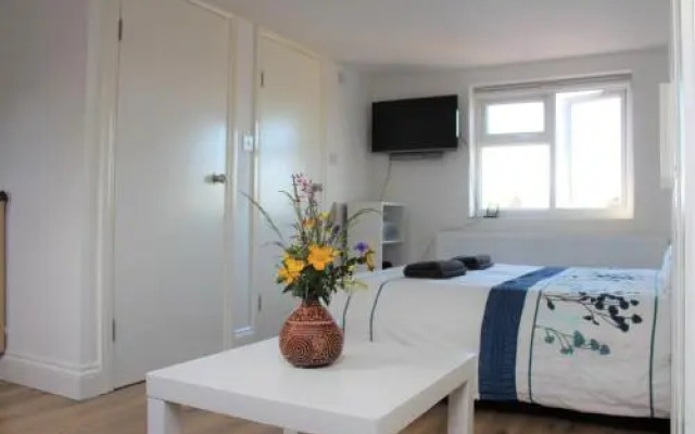 Jing's Loft Converted Studio