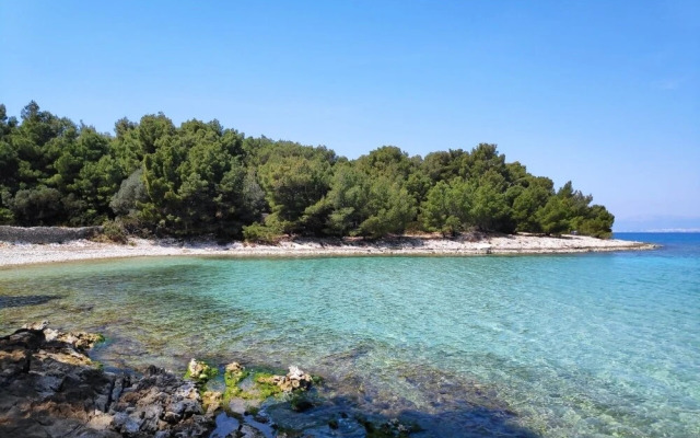 Leana - Great Location and Close to Beach - A1