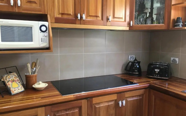 Noah's Stanley Luxury Bed and Breakfast