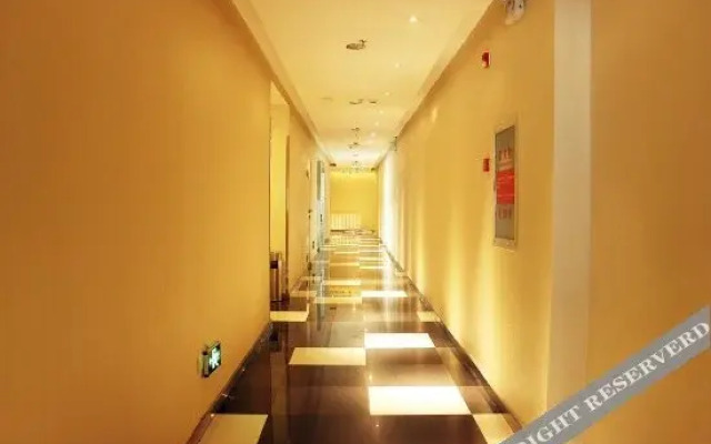 HanTing Hotel (Shenyang Wanlian Subway Station)